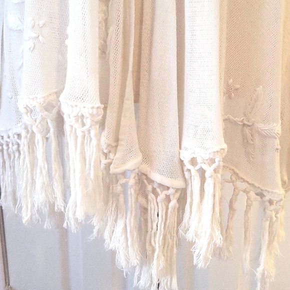 Chelsea And Violet Cream Colored Embroidered Cotton Lace Kimono. - Picture 3 of 8